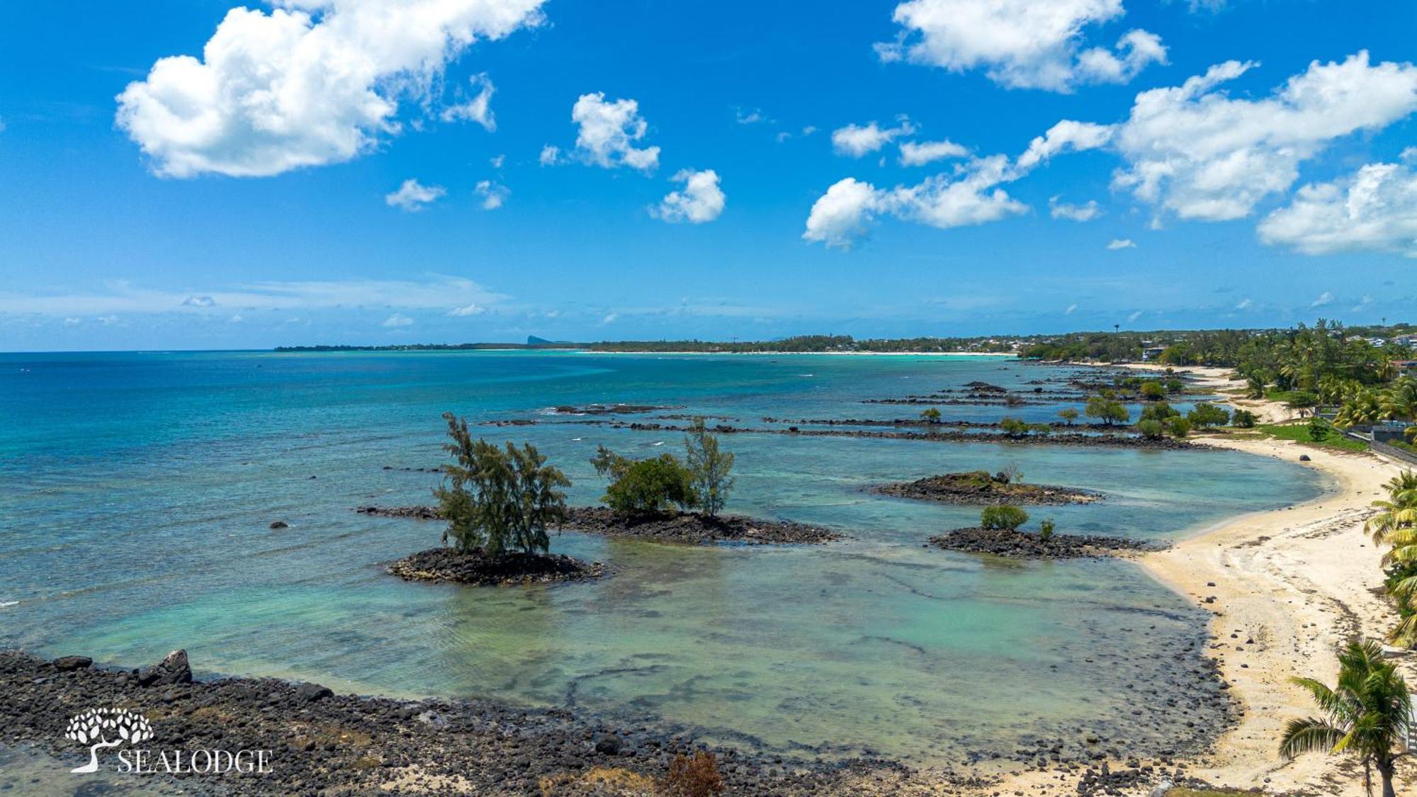 Kanope Bay - Holiday Beachfront Apartments Pointe aux Biches Buitenkant foto
