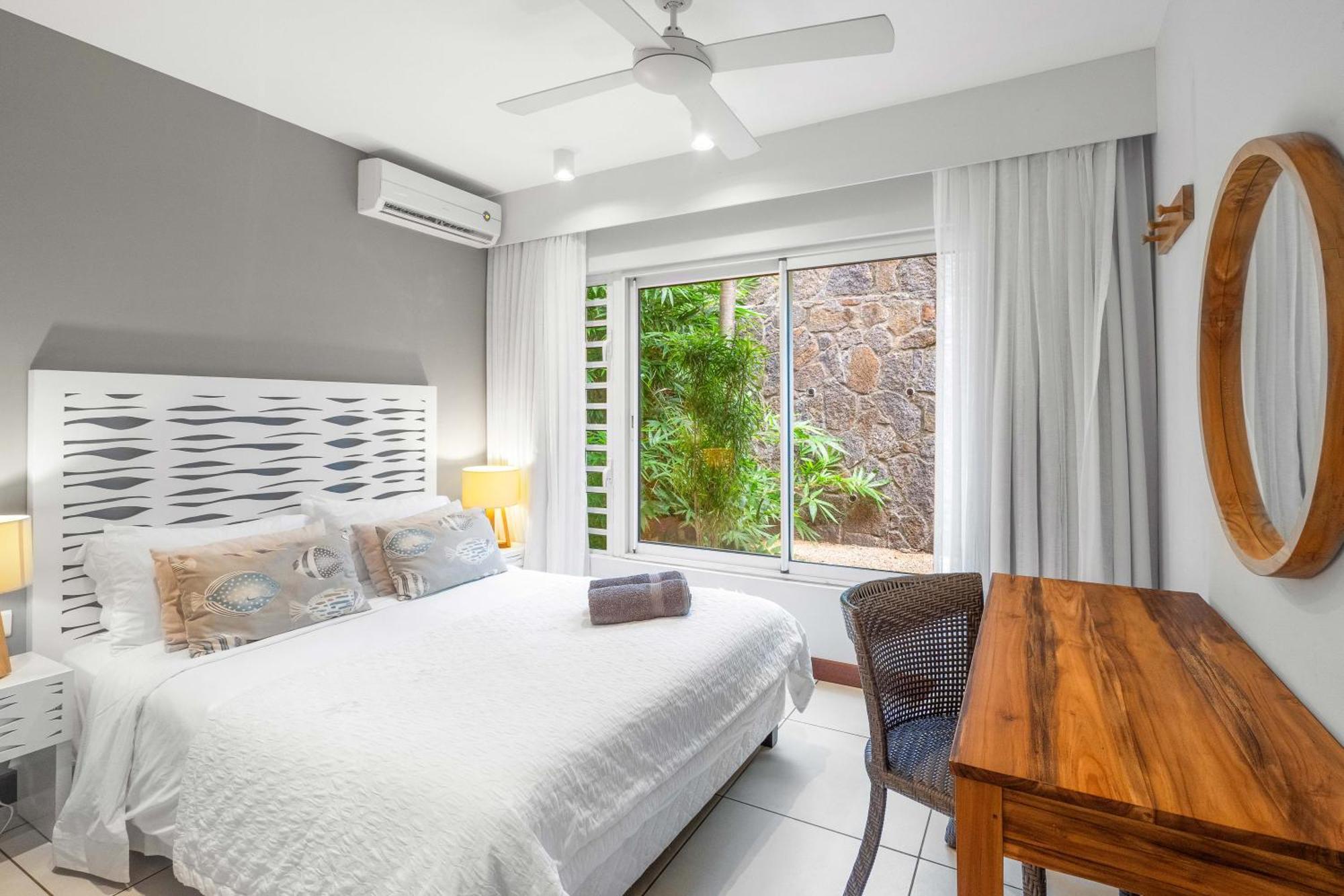 Kanope Bay - Holiday Beachfront Apartments Pointe aux Biches Buitenkant foto
