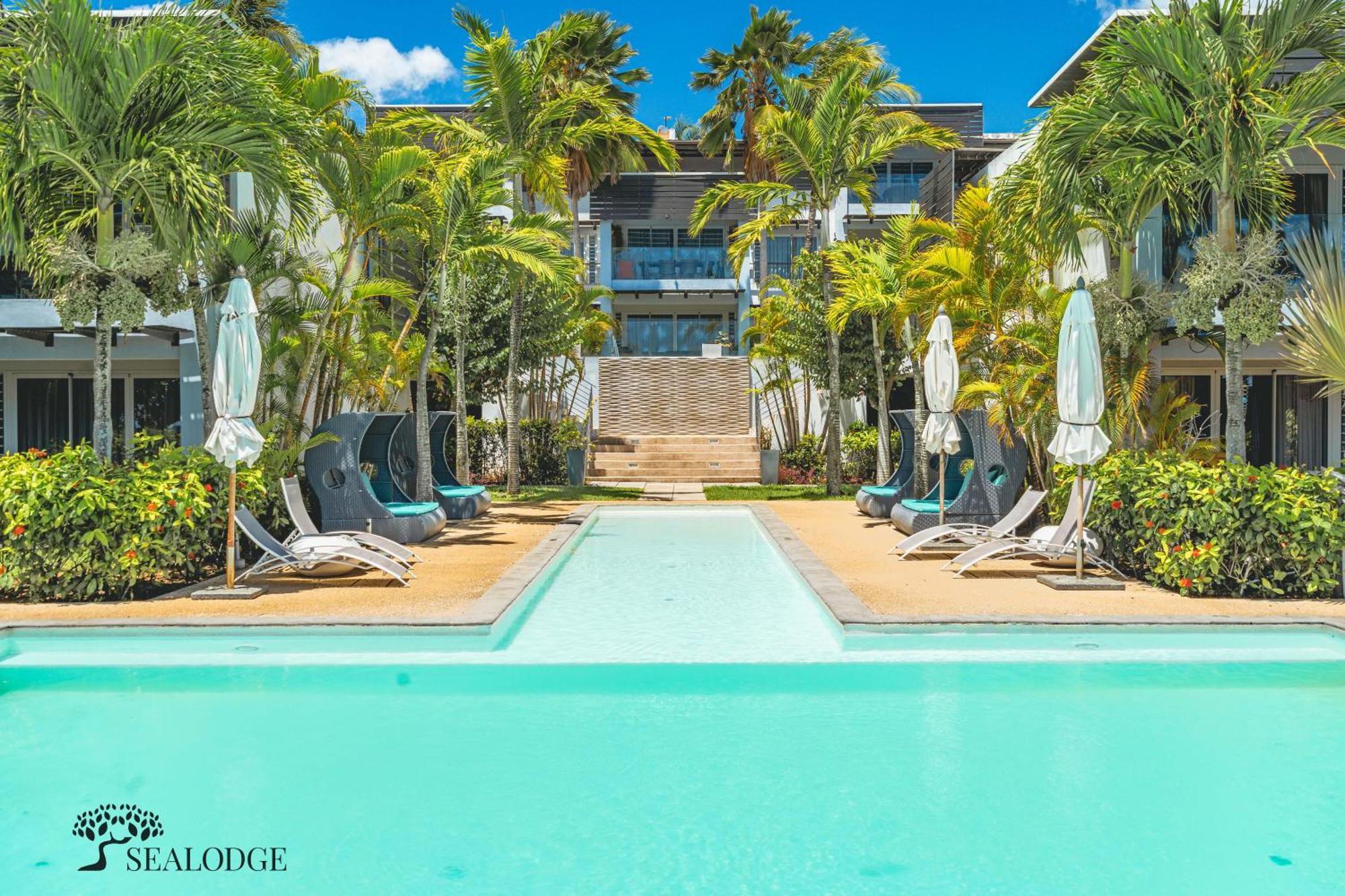 Kanope Bay - Holiday Beachfront Apartments Pointe aux Biches Buitenkant foto